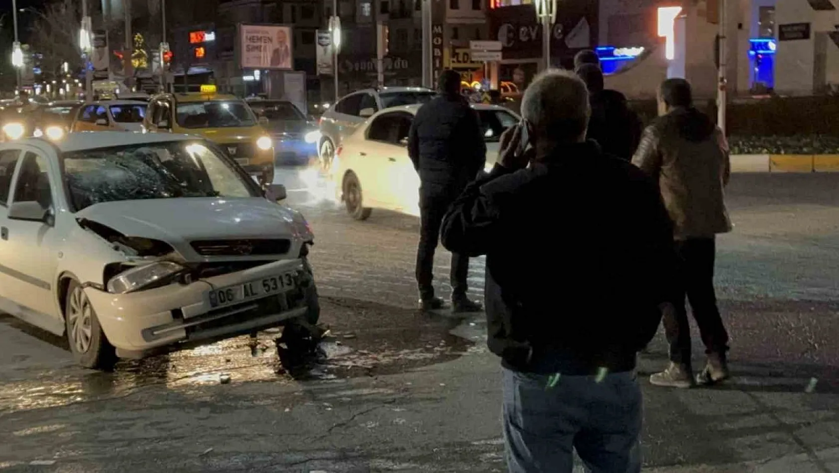 Elazığ'daki Trafik Kazasının Altından Dram Çıktı