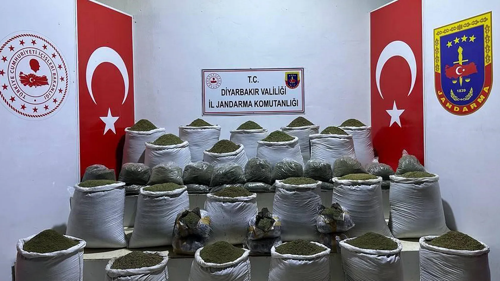 Diyarbakır'da 1 Ton 23 Kilo Esrar  Ele Geçirildi