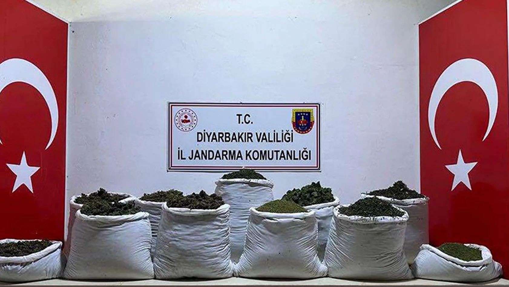 Diyarbakır'da 135 Kilogram  Esrar Ele Geçirildi 1 Gözaltı