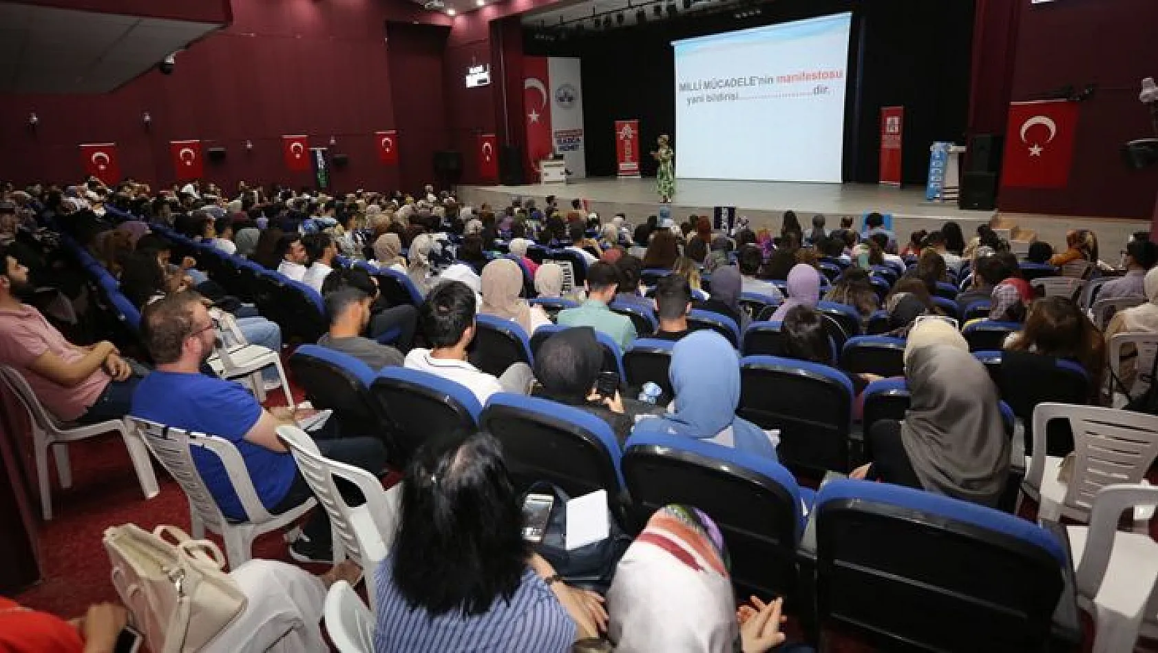 Elazığ Belediyesi KPSS Genel Tekrar Derslerine Yoğun İlgi