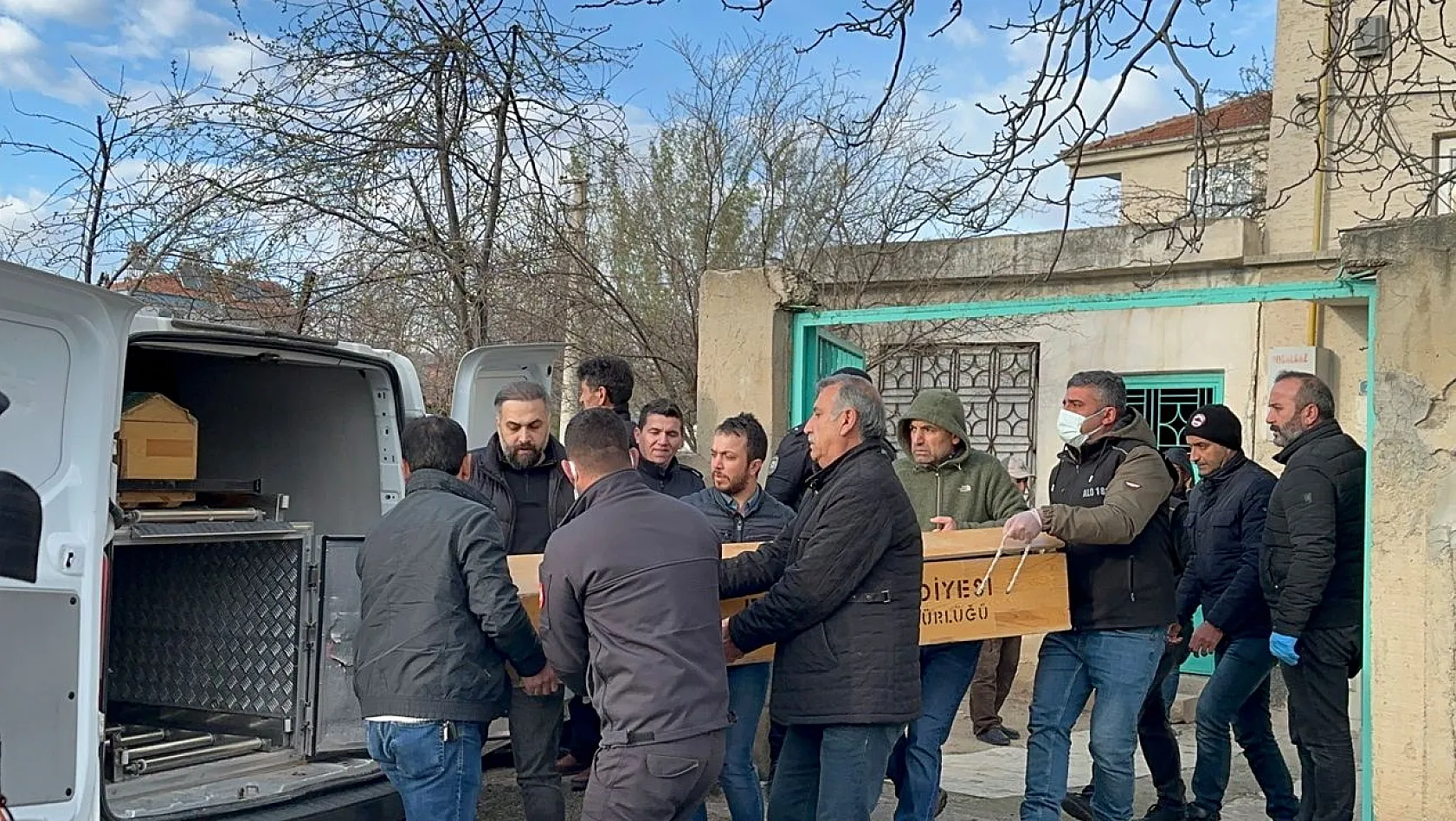 Elazığ'da 6 kişinin cansız bedeni morga kaldırıldı