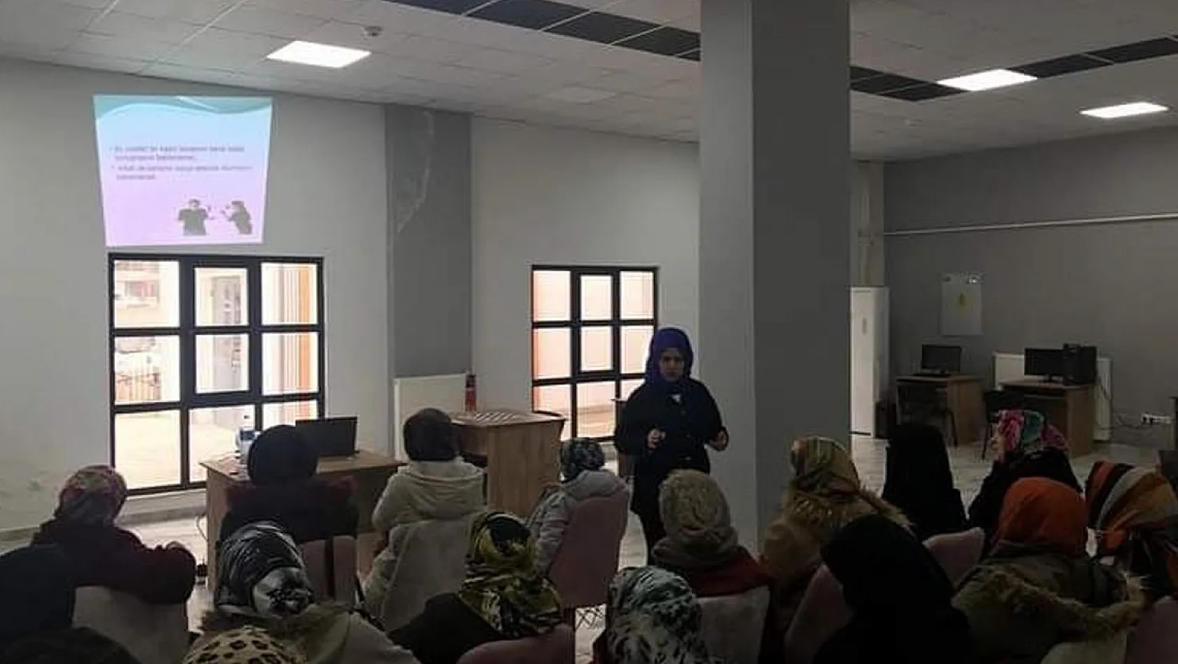 Elazığ'da 'ailede çocukla iletişim' semineri düzenlendi