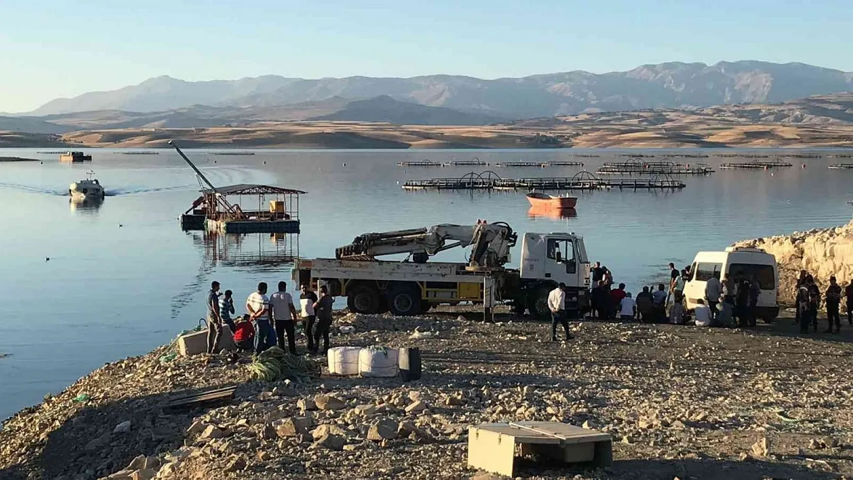Elazığ'da baraj gölünde kaybolan şahıs 4 gündür aranıyor