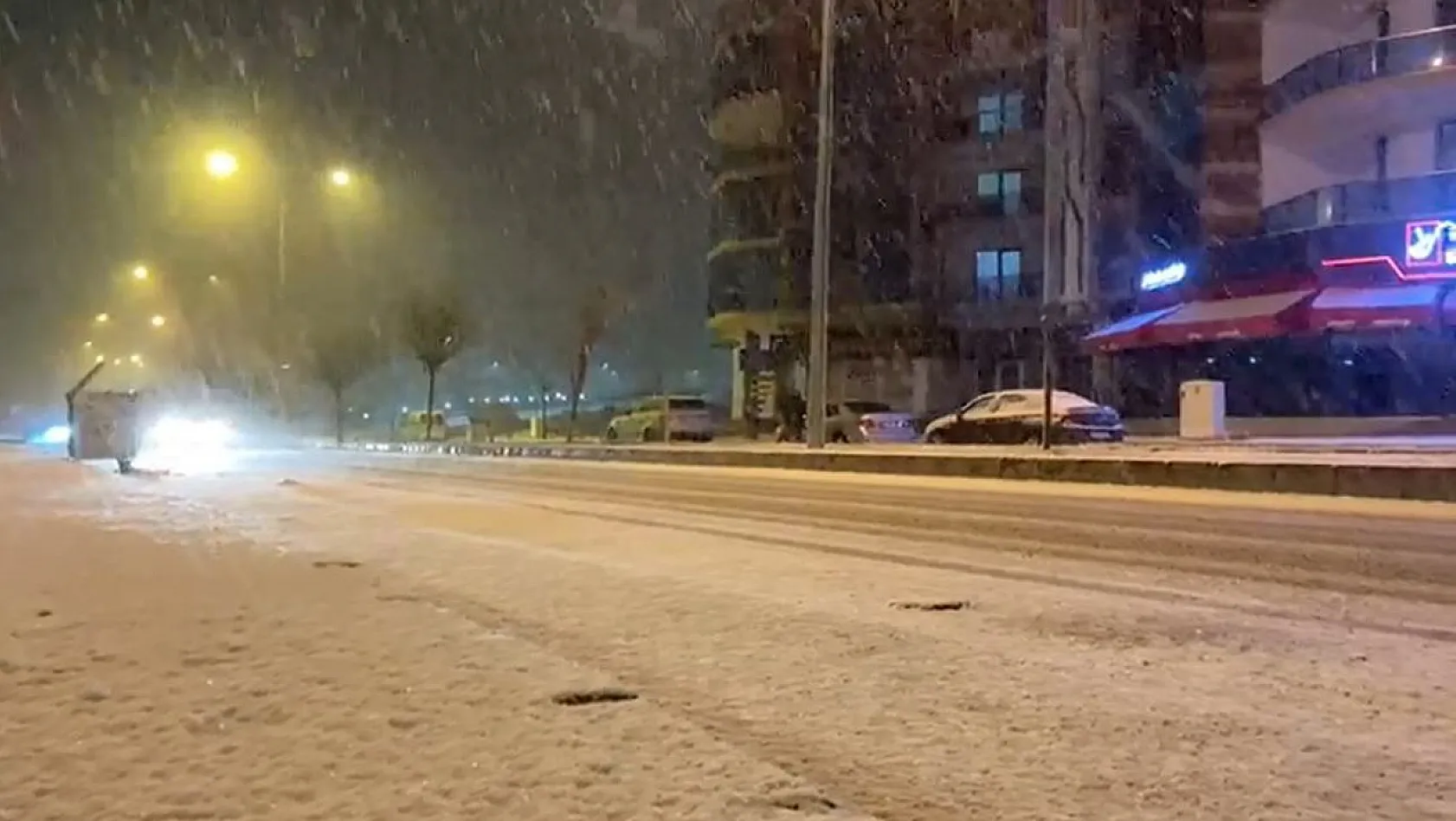 Elazığ'da Beklenen Kar Yağışı Başladı