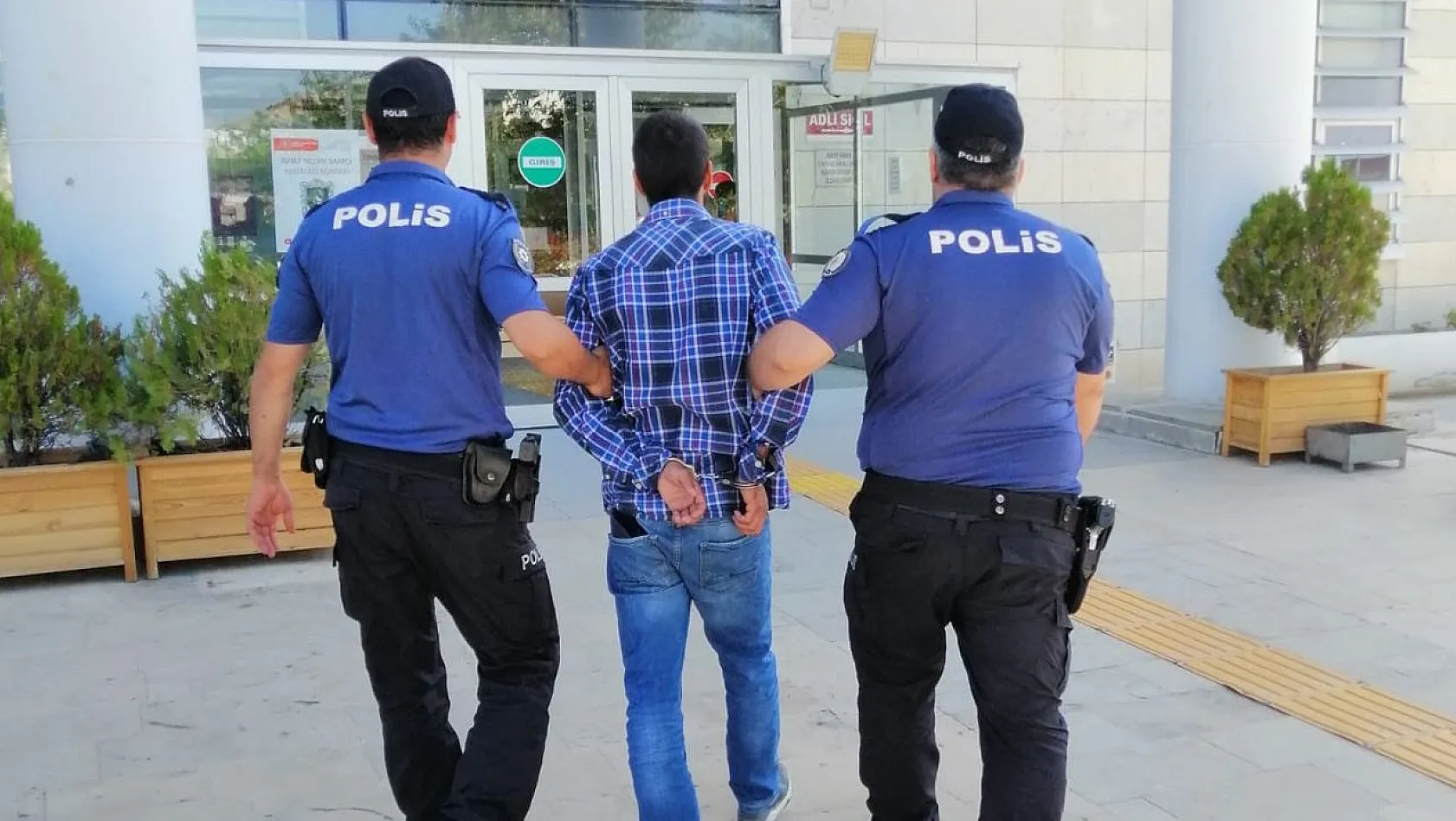 Elazığ'da ikametten hırsızlık yapan şüpheli tutuklandı