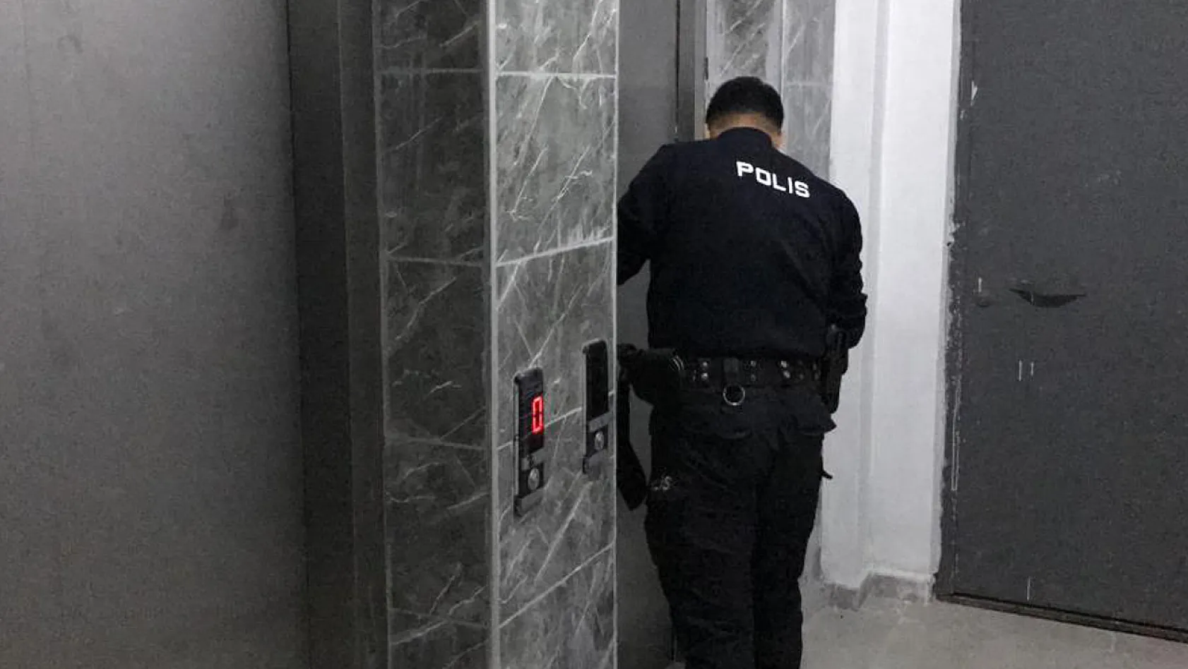 Elazığ'da Korkunç Olay! 11 Yaşındaki Çocuk Asansörle Zemine Çakıldı!