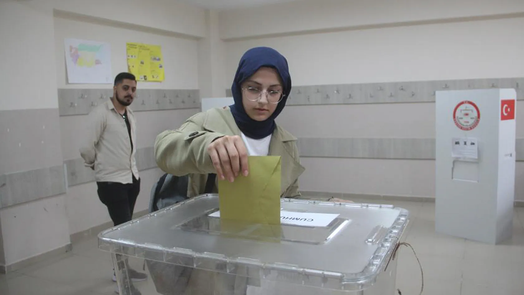 Elazığ'da Oy Kullanma İşlemleri Başladı