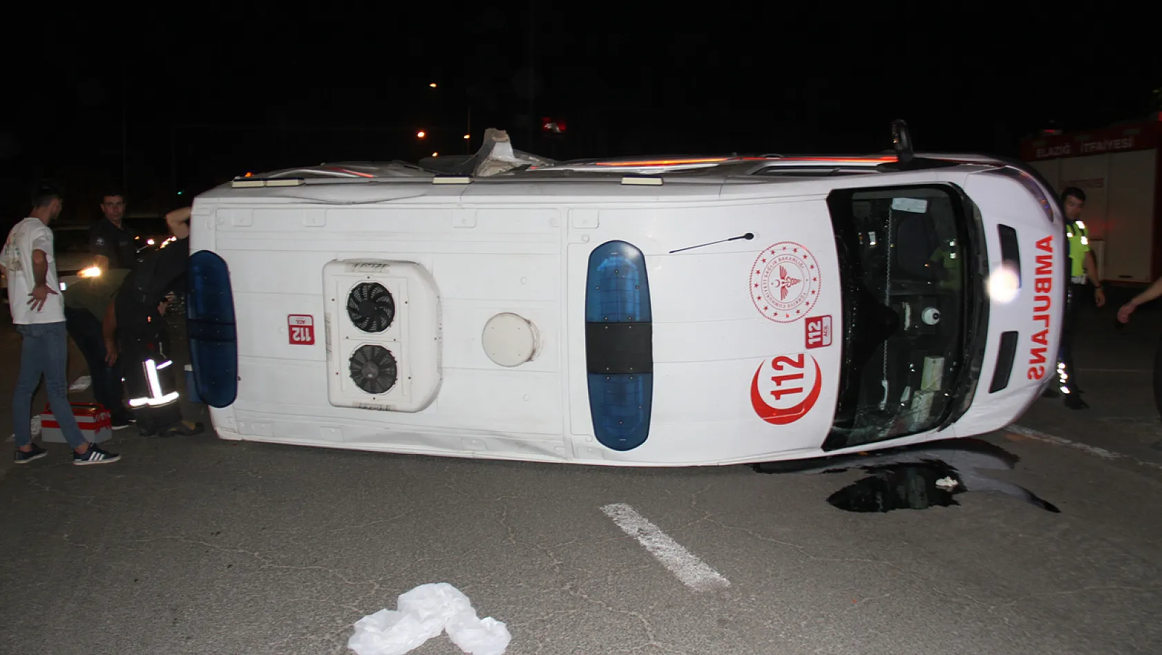 Elazığ'da Pikap ile Ambulans Çarpıştı Çok Sayıda Yaralı Var