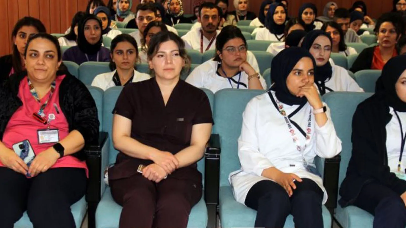 Elazığ'da Sağlık Çalışanlarına Şiddetten Korunma Eğitimi Verildi