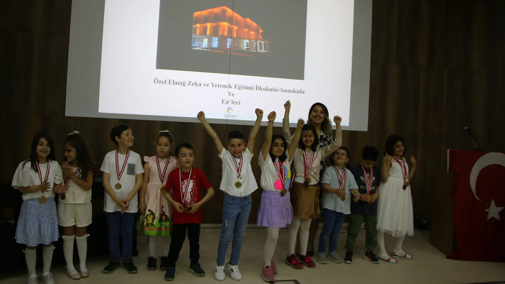 Elazığ'da Zeka ve Yetenek Okulu öğrencileri başarılarıyla ödüllendirildi
