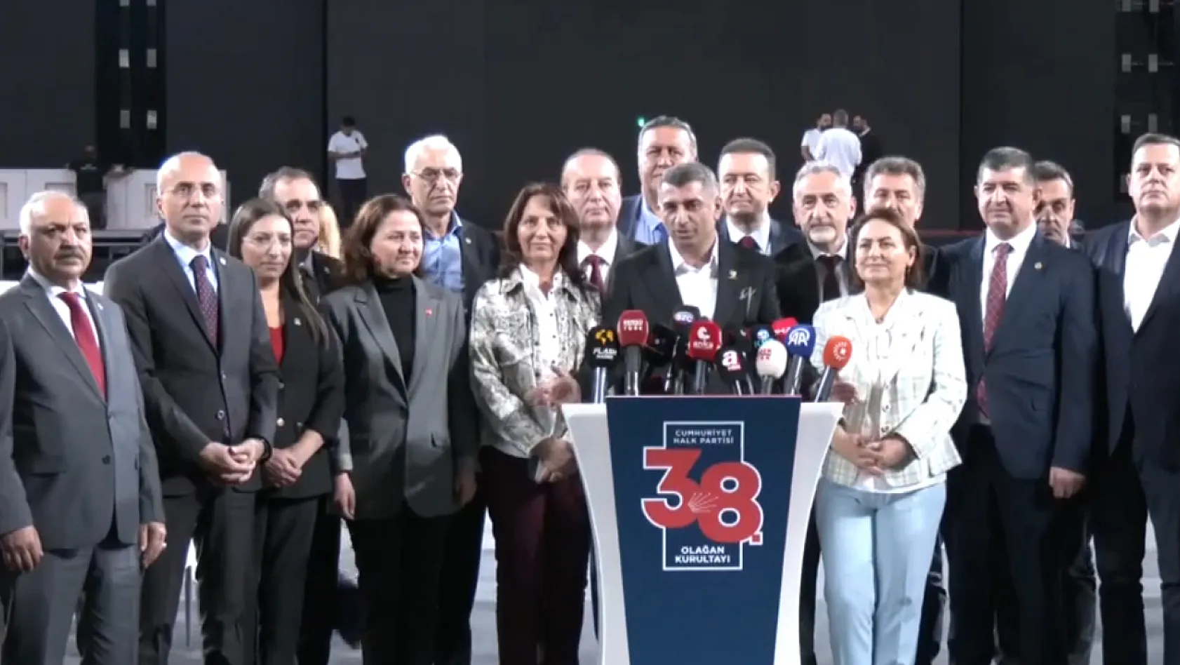 Elazığ Milletvekili Gürsel Erol, CHP Kurultayı Öncesi Basın Toplantısı Düzenledi