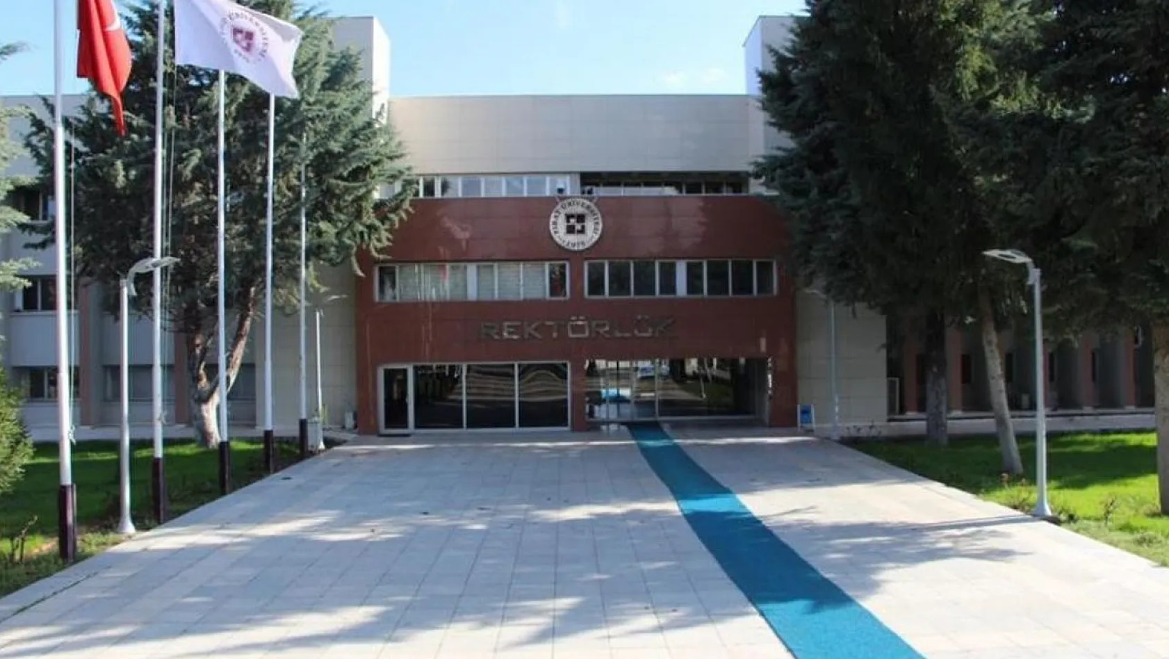 Fırat Üniversitesi 9 alanın 4'ünde Türkiye'de ilk 5'e girdi