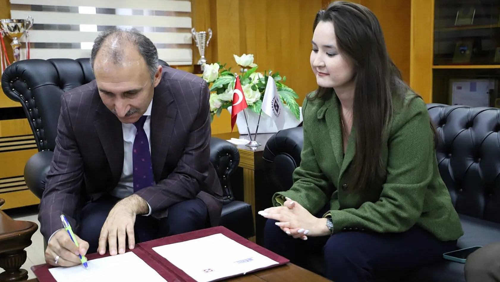 Fırat Üniversitesi İle Kazakistan Abay Devlet Pedagoji Üniversitesi Arasında Protokol İmzalandı