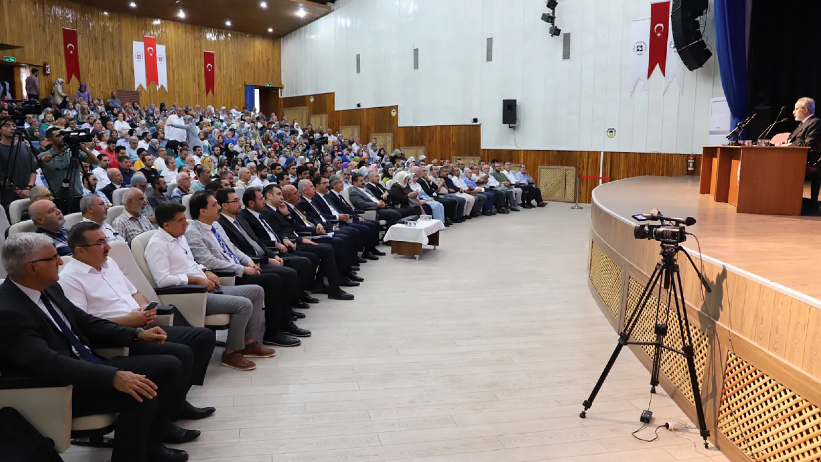 Fırat Üniversitesi'nde 'Din Öğretimi Ve Hizmetleri Çalıştayı-2' Düzenlendi