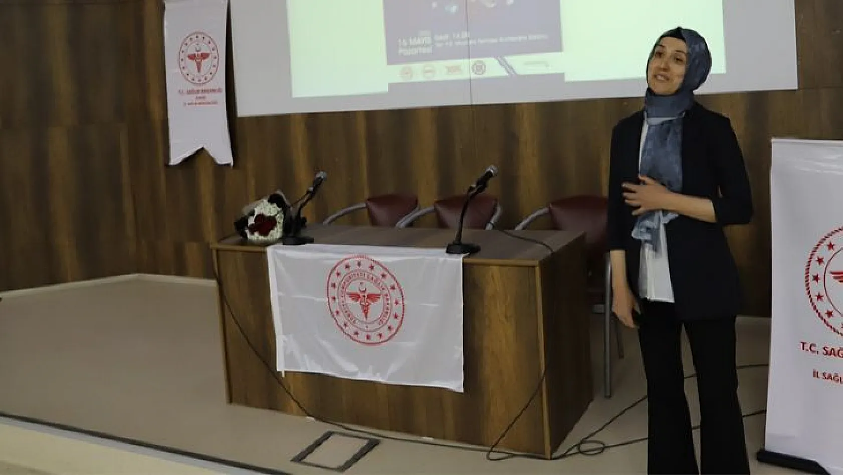 Fırat Üniversitesinde 'Gençlik ve Sosyal Medya' Ne Kadar Gerçek, Ne Kadar Sanal' Adlı Söyleşi Programı Düzenlendi