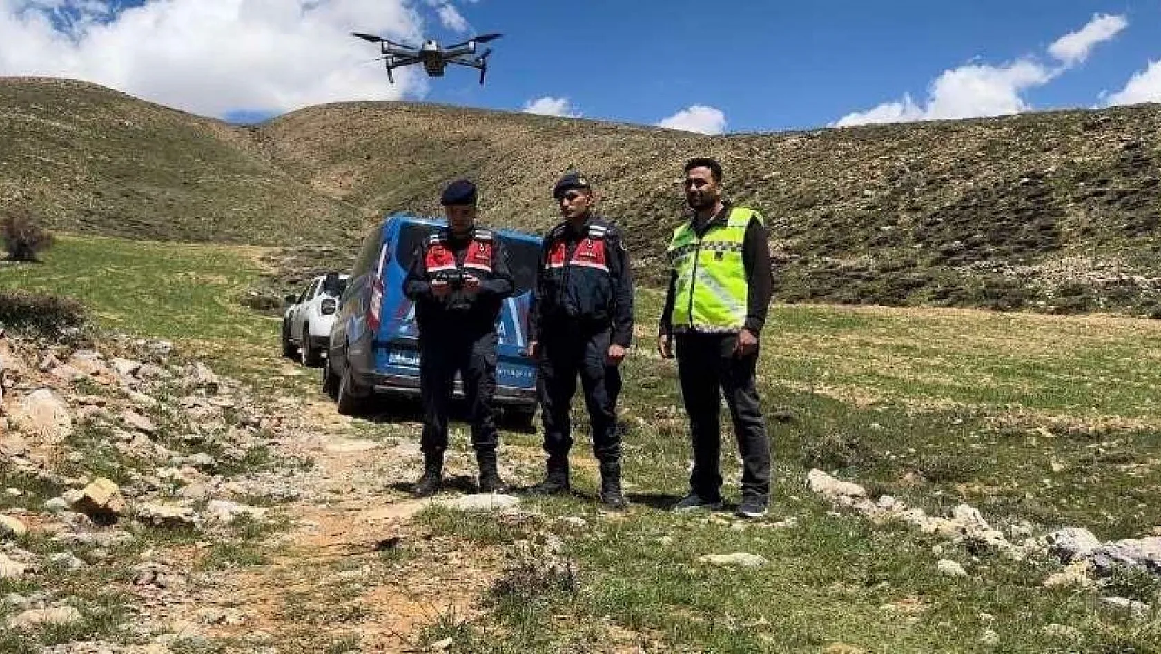 Kaybolan hayvanları dron ile buldular