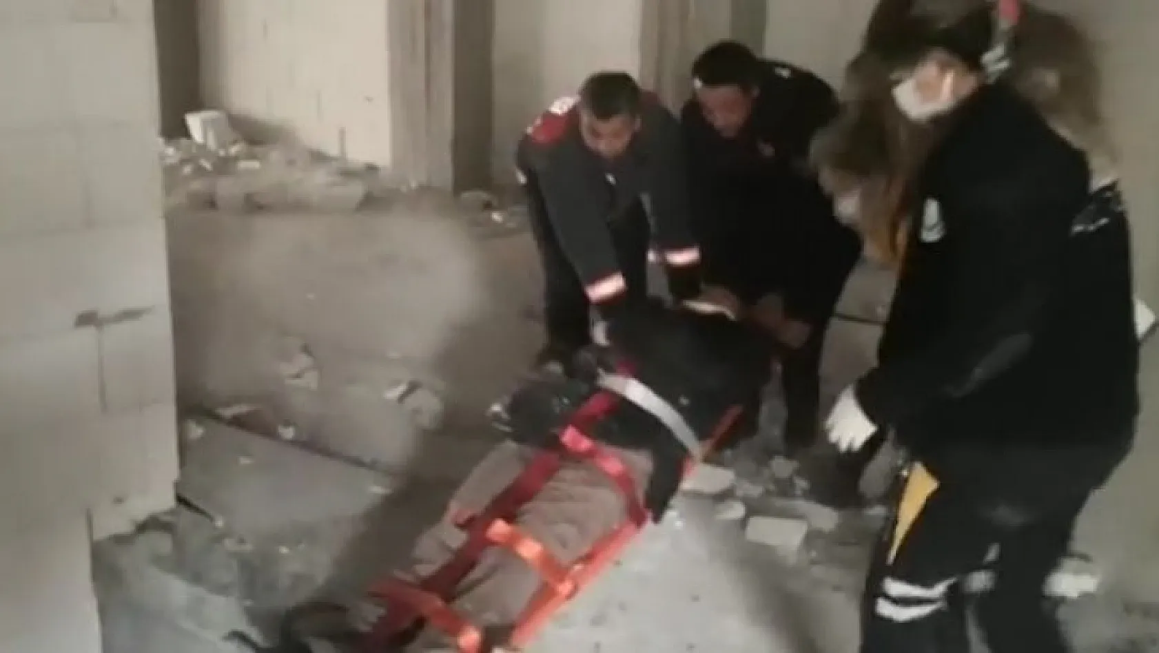 Malatya'da inşaatta düşen bir kişi yaralandı