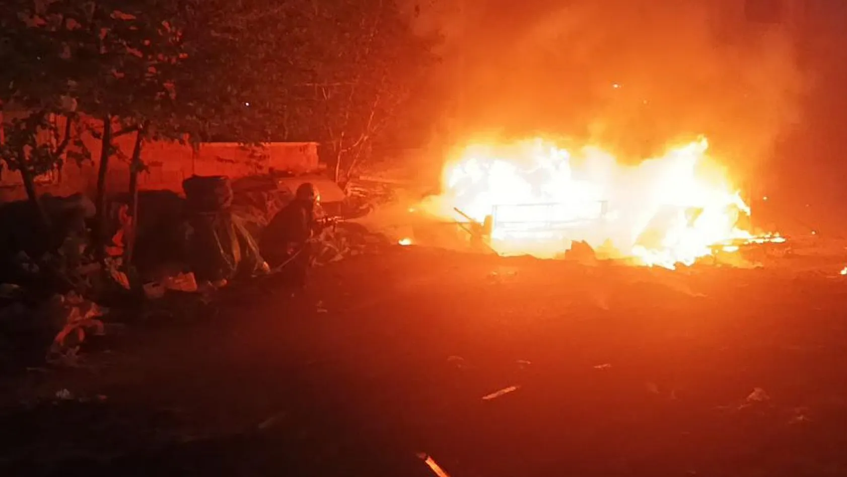 Malatya'da Korkutan Çadır Yangını