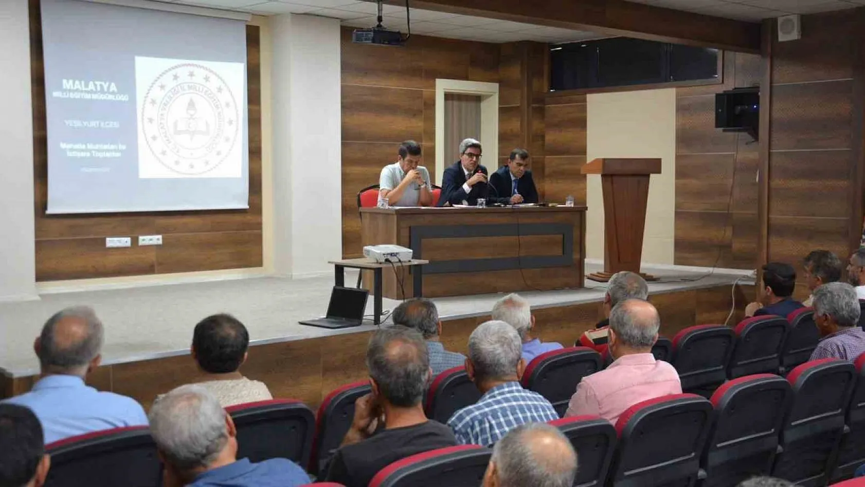Malatya'da Muhtarlarla eğitim toplantısı