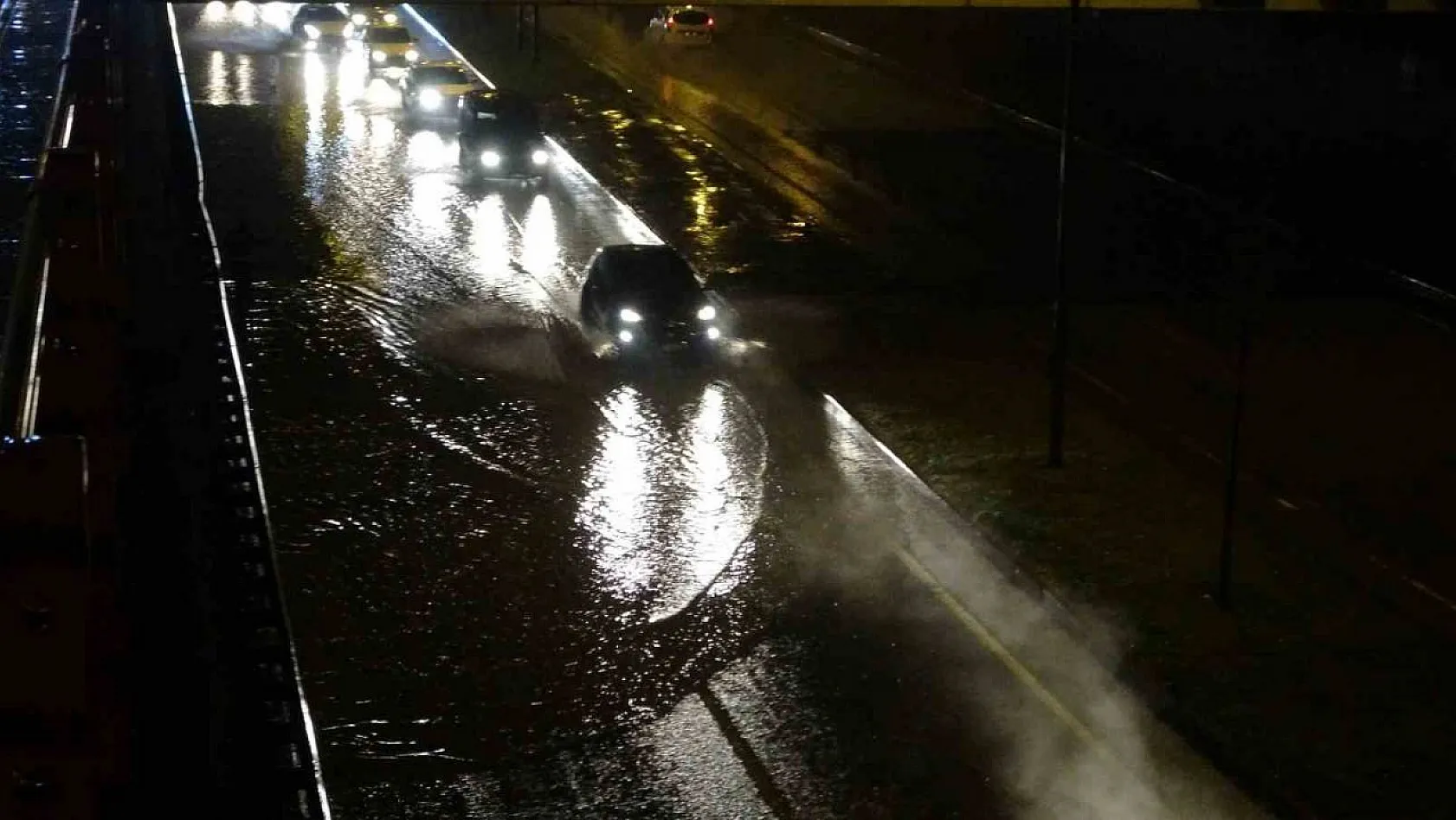 Malatya'da sağanak yağış etkili oldu