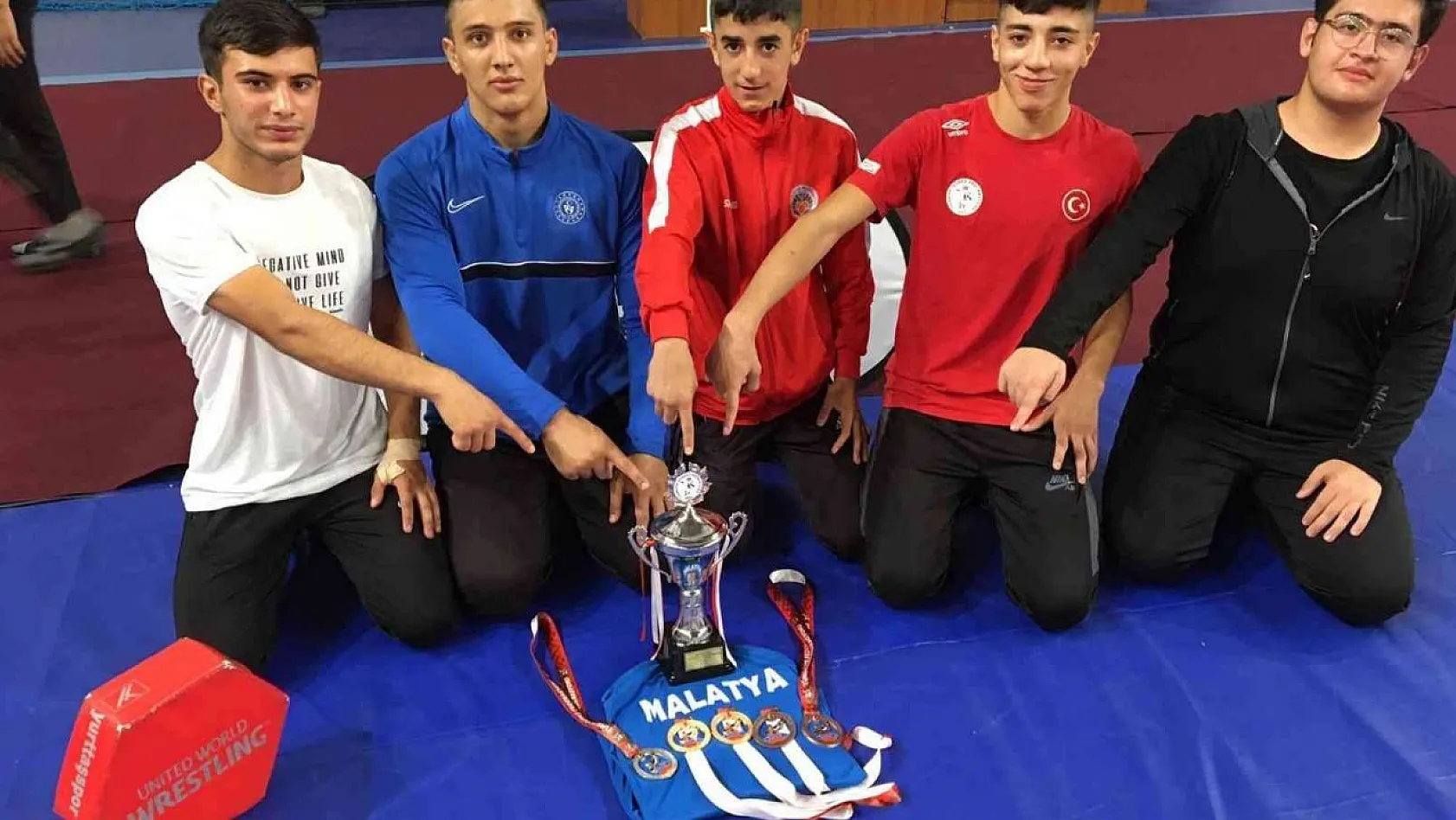 Malatya Gençlik Güreş takımı 1.Lig'e yükselmeyi başardı