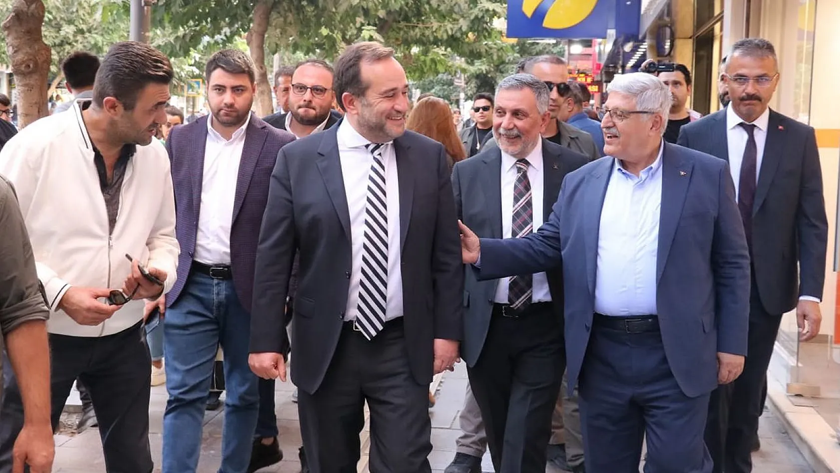 Milletvekili Ağar, Ak Parti Genel Başkan Yardimcisi Demiröz İle Esnafi Ziyaret Etti