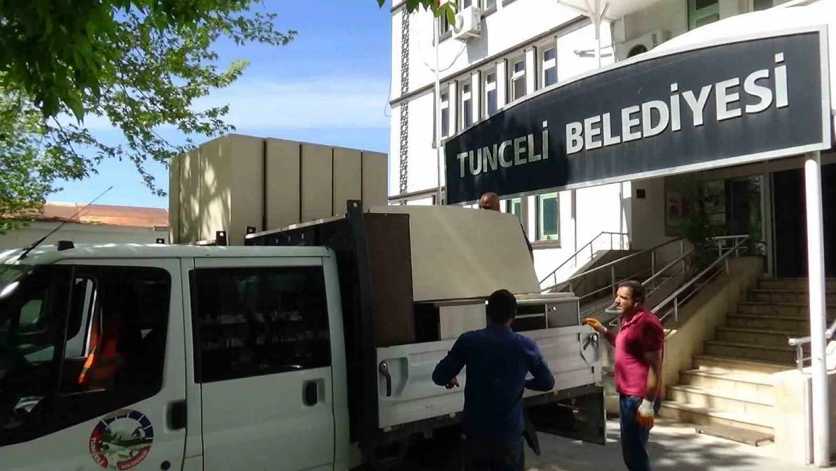 Tunceli Belediyesi hizmet binası depreme dayanıksız çıkınca boşaltıldı