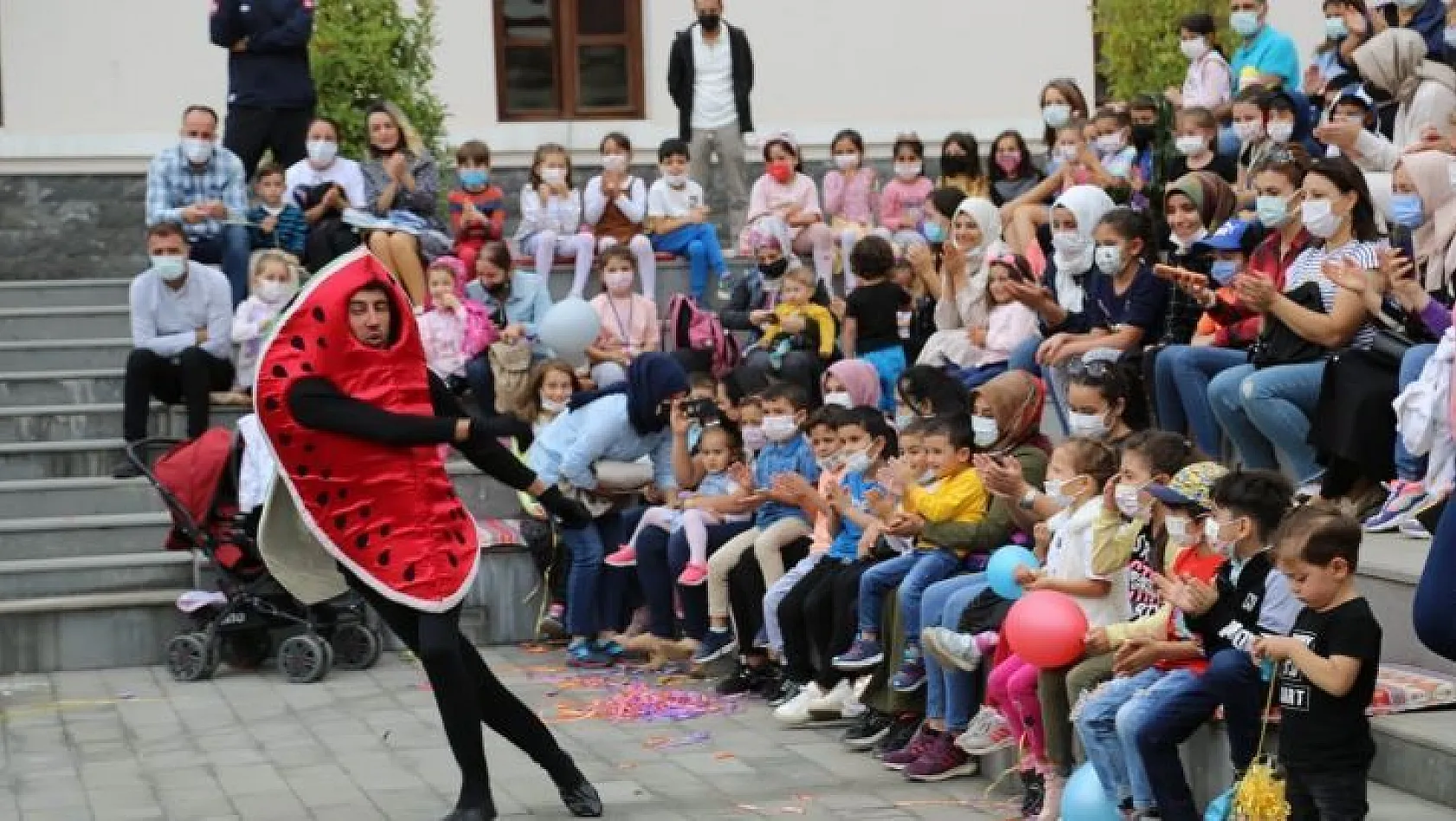 Tunceli'de 'Yüz Yüze Dersteyiz, Şimdi Şenlikteyiz' etkinliği