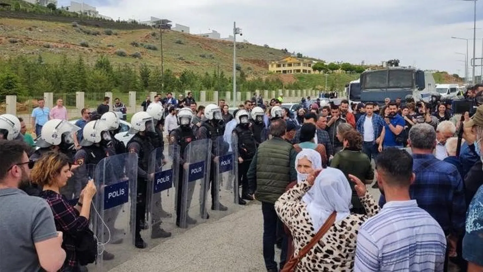 Tunceli'de cenaze gerginliği