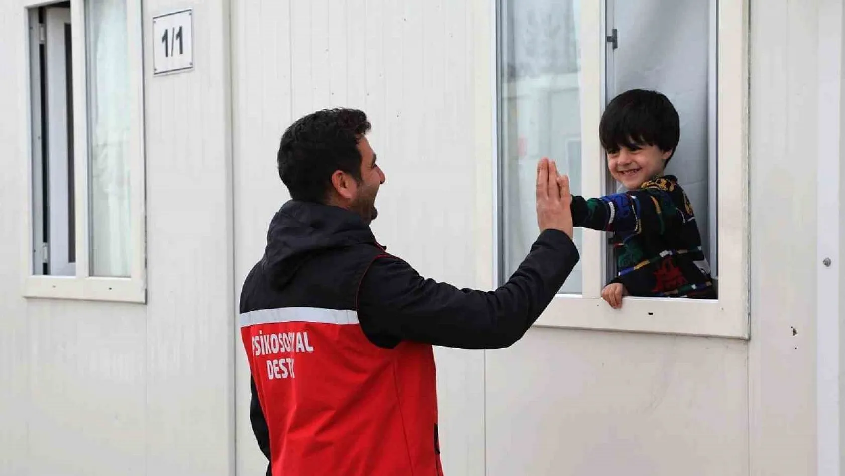 Van ekibinden depremzedelere psikososyal destek