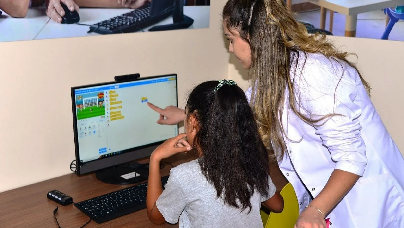 Yeşilyurt'ta çocuklara robotik kodlama öğretiliyor