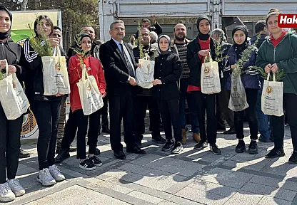 Elazığ'da Vatandaşlara 6 Bin Adet Ücretsiz Fidan Dağıtıldı