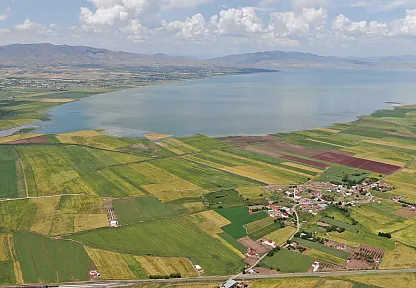Önceden çölü andıran baraj sahası suyla doldu