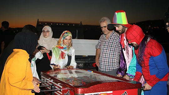 Elazığ Belediyesi'nin Sanayi Mahallesi'ndeki Çocuk Eğlencesine Ailelerden Yoğun İlgi