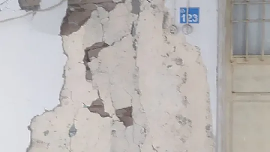 Çakmakkaya Köyü'nde Evler Depremden Dolayı Hasar Aldı