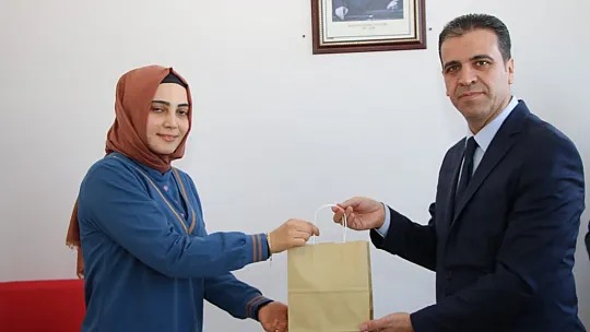 İl Müdürü Çeçen başarılı personelleri ödüllendirdi