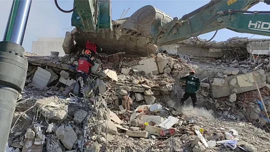 Elazığ İHH Arama ve Kurtarma Ekibi Deprem Bölgesindeydi