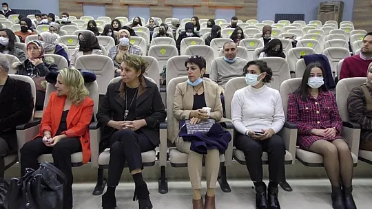 Fırat Üniversitesi'nde 'Koruyucu Aile ve Evlat Edindirme' Konferansı Gerçekleşti