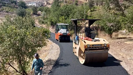 Elazığ İl Özel İdaresi Köy Yollarını BSK Asfaltla Buluşturuyor