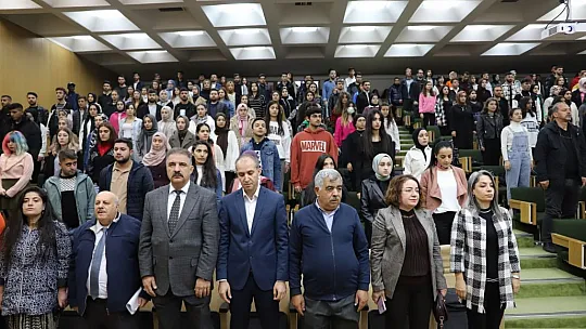 Fırat Üniversitesinde 'Bir Yönetim Biçimi Olarak Cumhuriyet' Konulu Konferans Düzenlendi