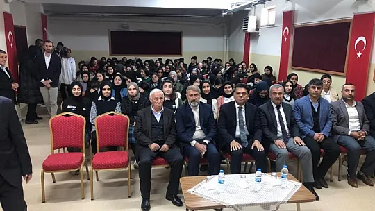 Eğitime Destek Platformu'ndan Karakoçan'da Kariyer Semineri