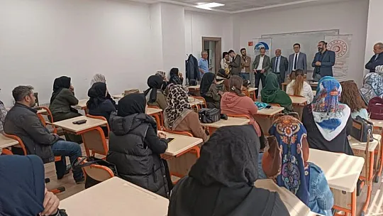 Tuhafiyeciler Ve Konfeksiyoncular Odasından Üyelerine E- Ticaret Eğitimi
