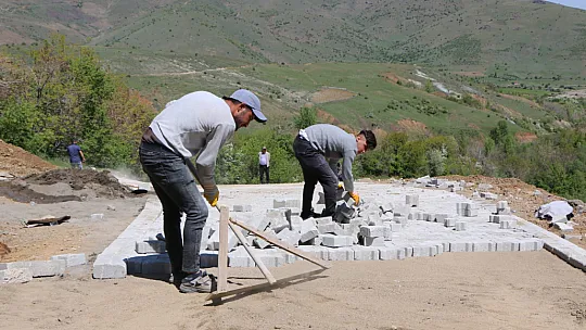 Elazığ İl Özel İdaresi Köyleri Kilitli Parke İle Donatıyor
