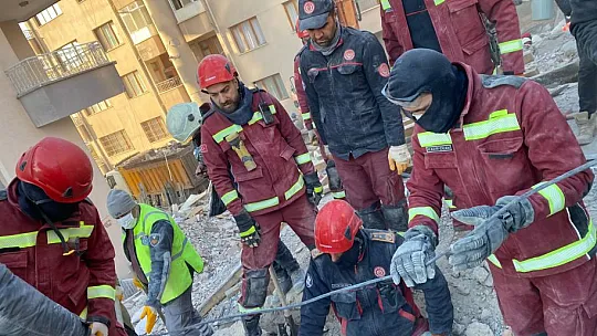 Sırt Sırta Verip Bu Günleri de Atlatacağız Elbet!