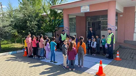 Bingöl'de Öğrencilere Trafik Eğitimi Verildi