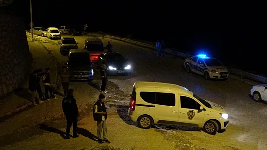 Husumetlilerinin Evini Silahla Basan İki Şahıs, Kameralara Yakalandı