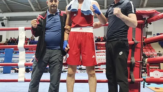 Elazığlı boksörlerden 3 bronz