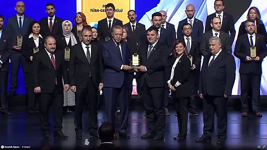 Cumhurbaşkanı Erdoğan, Fırat Üniversitesi Akademisyenlerine TÜBİTAK Ve TÜBA-GEBİP Ödüllerini Verdi