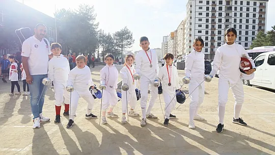 Elazığ'da Amatör Spor Haftası yürüyüşle başladı