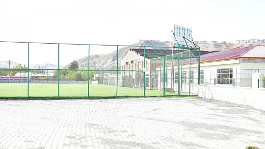 Milletvekili Demirbağ, Palu'da Yapımı Devam Eden Spor Kompleksi ile İlgili Açıklamada Bulundu